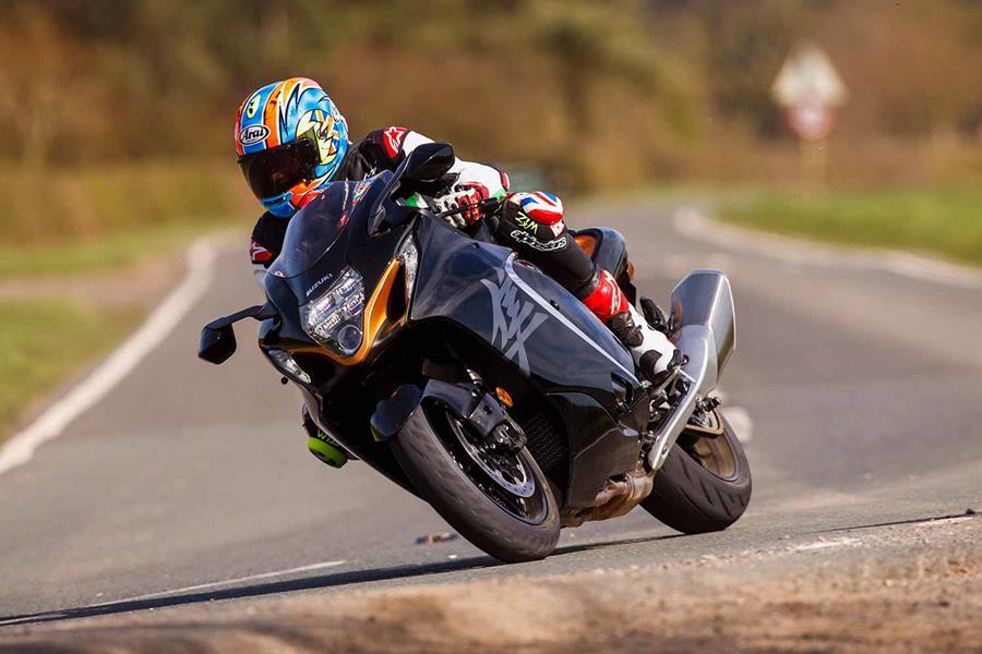 Cornering on the 2021 Suzuki Hayabusa on UK roads