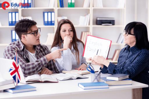 Khác với nhiều quốc gia trên thế giới, Vương quốc Anh có thời gian đào tạo ngành ngôn ngữ ngắn hơn. - EduPath