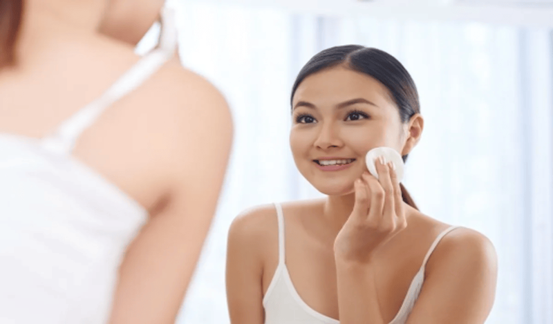 Cách làm nước hoa hồng dưỡng da tại nhà đơn giản mà hiệu quả 1