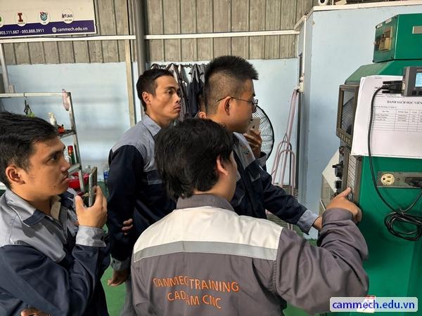 KHÓA HỌC TIỆN CNC
