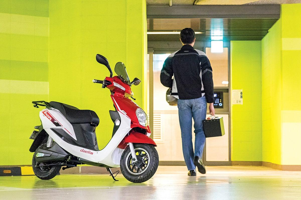 Cong Ty Xe May Daelim Doi Tac Vang Cua Dvmotor (5) Min