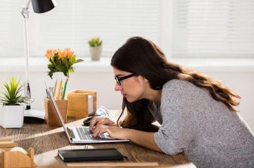 Dân văn phòng có tỷ lệ bị đau nhức khớp ngón tay cao hơn so với những người làm công việc khác.