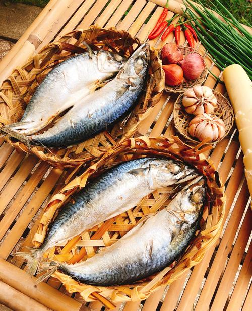 cá saba nướng giấy bạc bằng nồi chiên không dầu