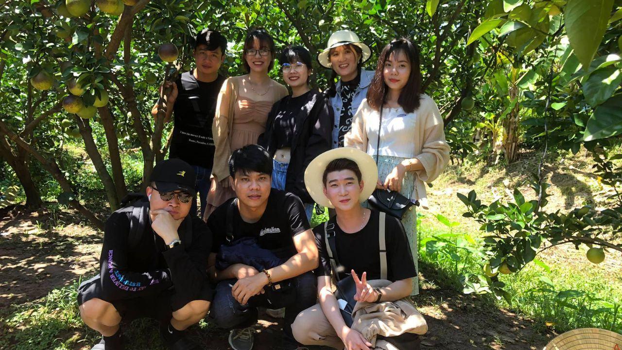 tham quan chụp ảnh tại vườn trái cây cồn sơn