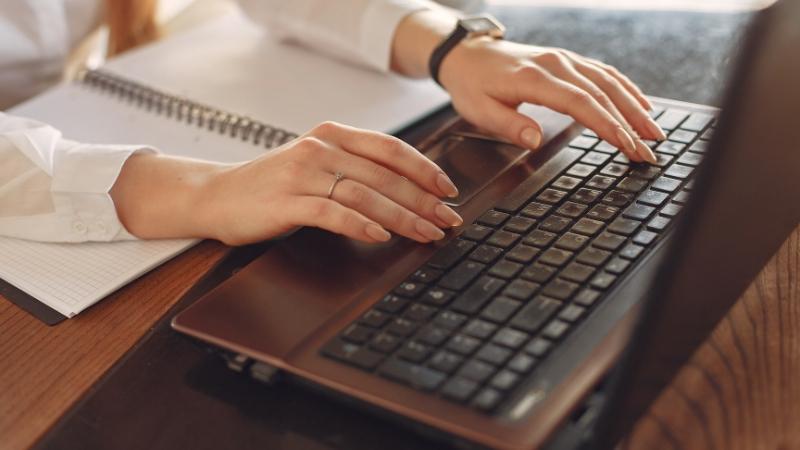 Mách bạn cách cài đặt laptop mới đơn giản, nhanh chóng ngay tại nhà dành cho bạn