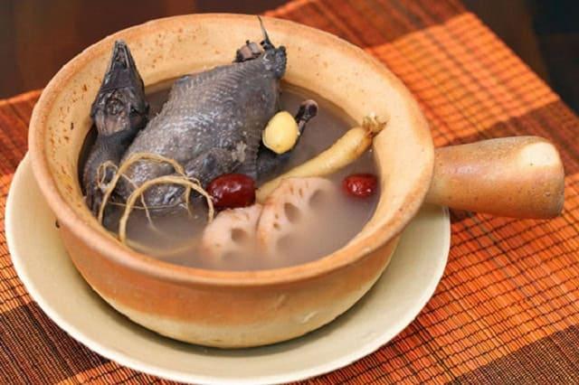 huong-dan-cach-ham-ga-ac-voi-hat-sen-thom-ngon-tai-nha-thom-ngon-va-bo-duong