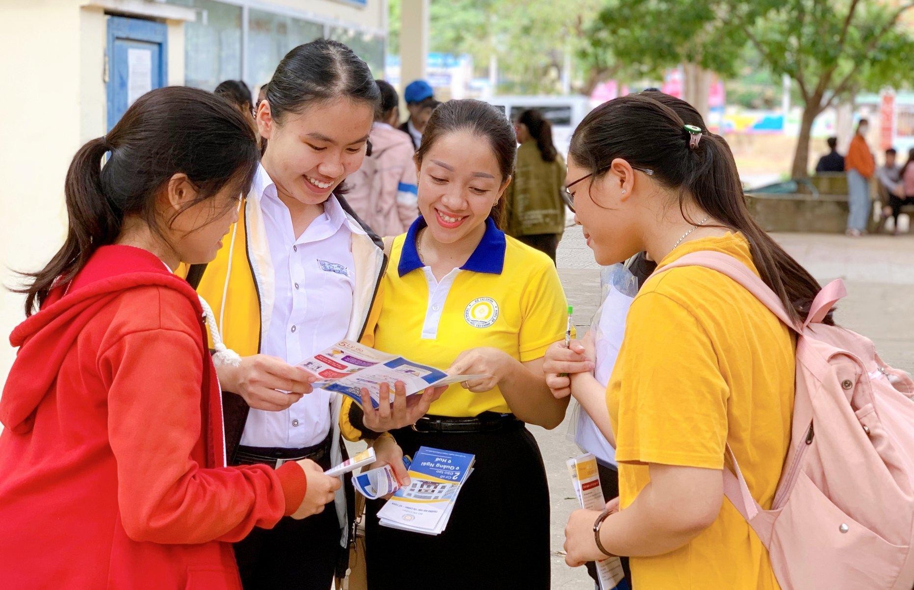 Xét tuyển học bạ