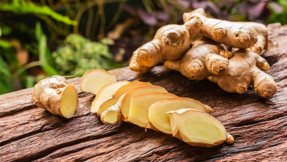 7 bước đơn giản trong cách ngâm rượu gừng nghệ hạ thổ