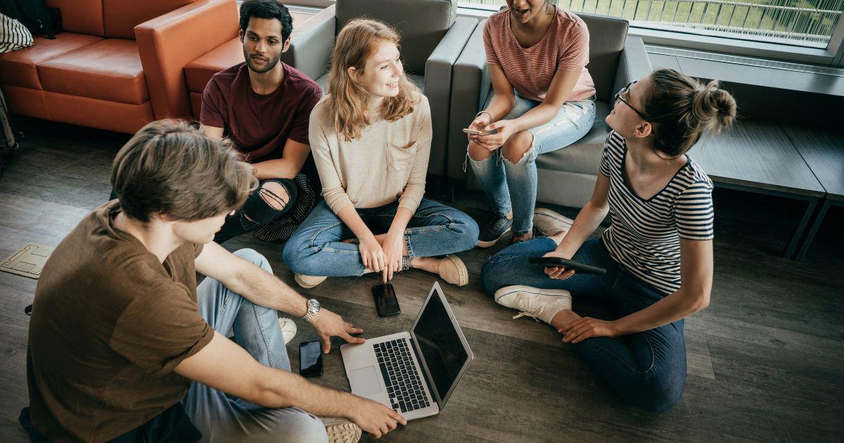 Intern là thực tập sinh